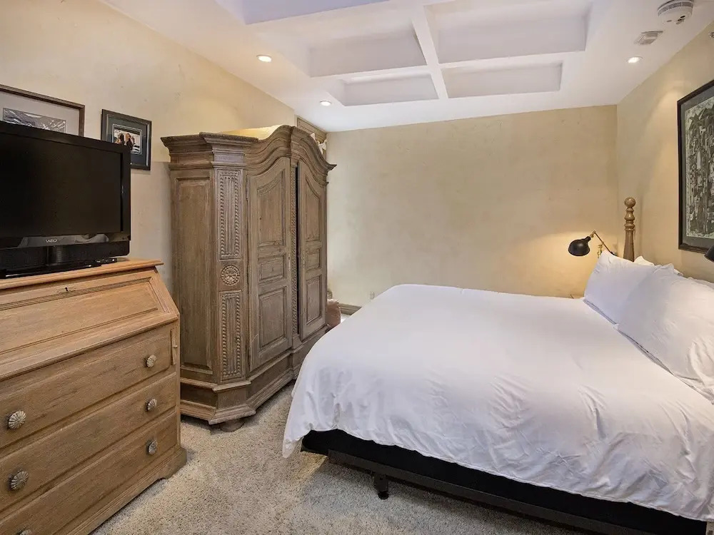 Village Center 5H condo