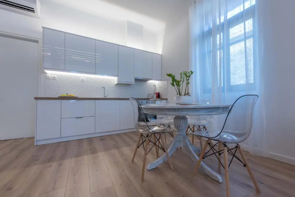 1571_Suites A1