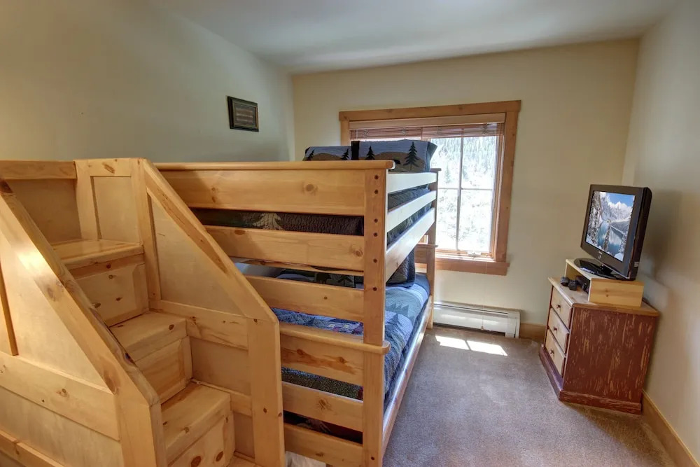 Expedition Station 8603 by SummitCove Vacation Lodging