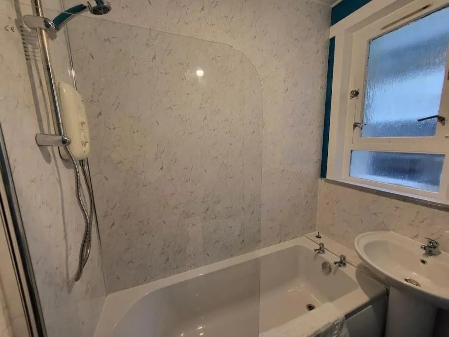 4 Bedroom Apts at Sensational Stay Serviced Accommodation Aberdeen- Powis Crescent