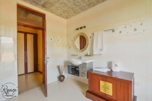 Ropani Hotel