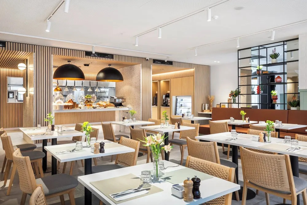 Holiday Inn Melbourne Bourke Street Mall by IHG