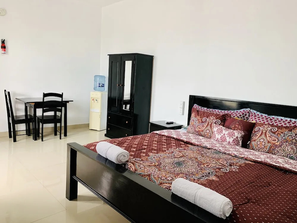 Hotel Coastalbay 2 & Golf Cart Rental