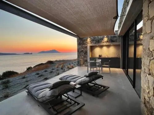 Echoes Suites Milos