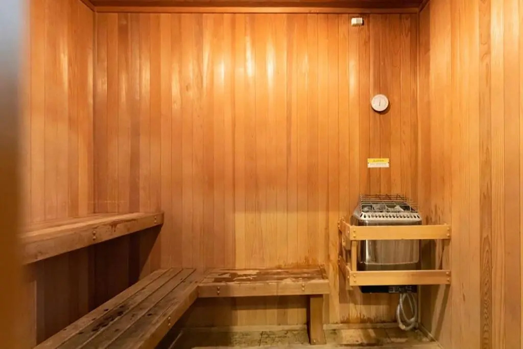 "Resort Style amenities walk to UCLA" w Pool & Parking B2