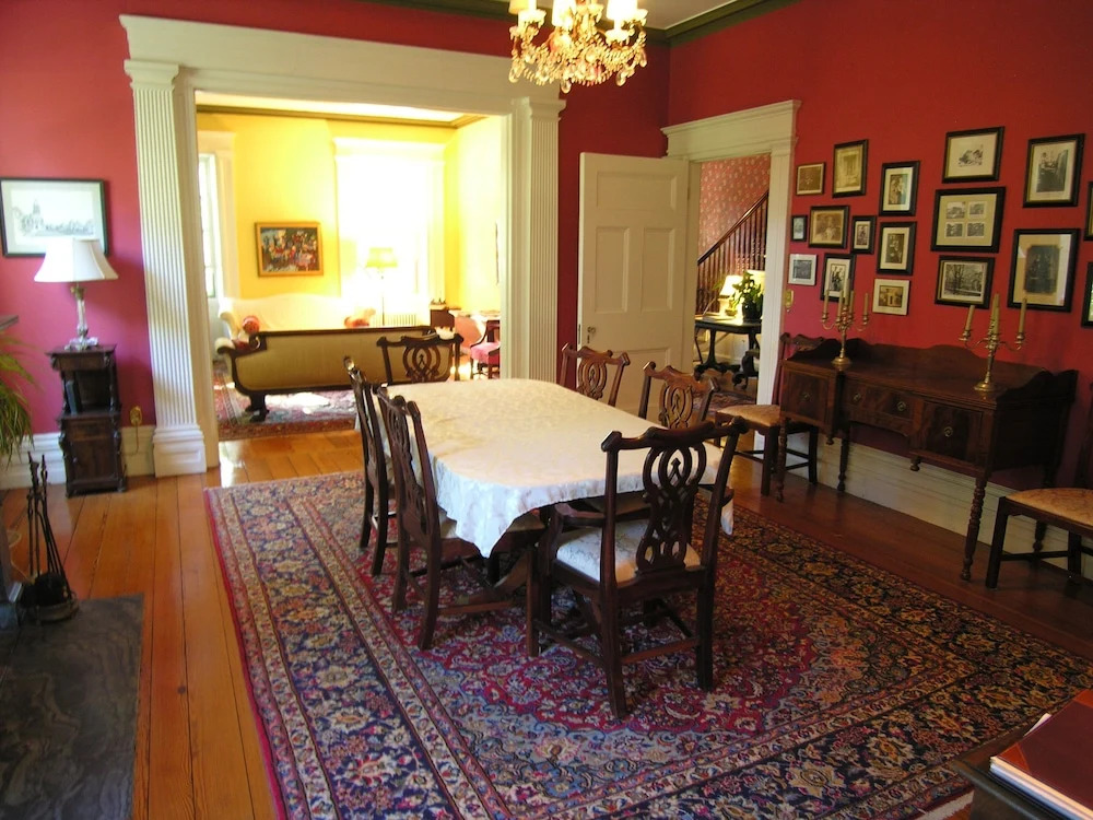 Delano Homestead Bed and Breakfast