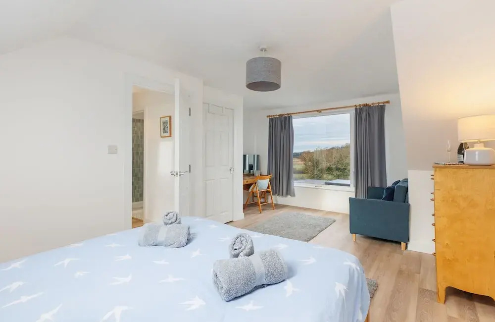 Sea Breeze Your Coastal Sanctuary in Sandown