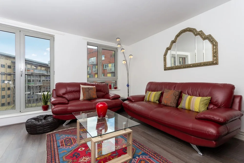 2 Bedroom Flat In Holloway With Balcony And Courtyard