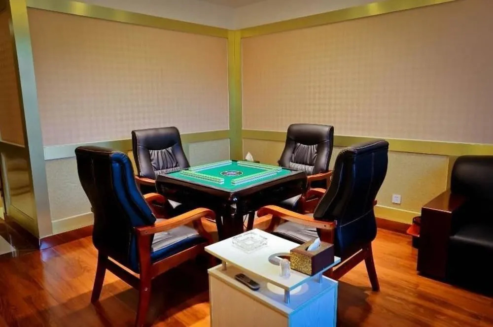Relax Hotel (Hangzhou Shitang)(杭州石塘瑞莱克斯大酒店)