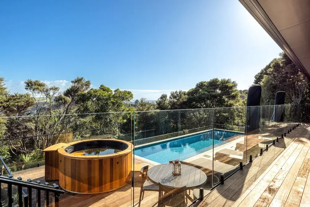 Kaitiaki Lodge - Pool & hot tub