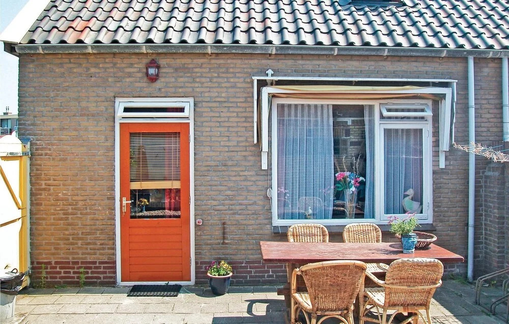 Beautiful Home in Egmond Aan Zee With 3 Bedrooms and Wifi