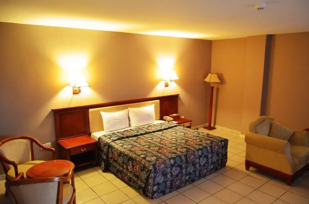 Mensvic Grand Hotel
