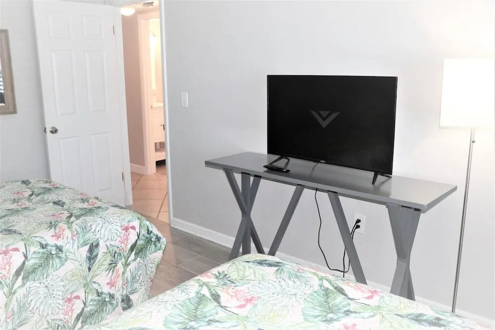 Jamaica Royale - T24 - 2 Br Condo