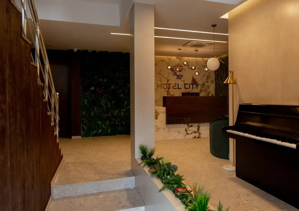 Hotel City