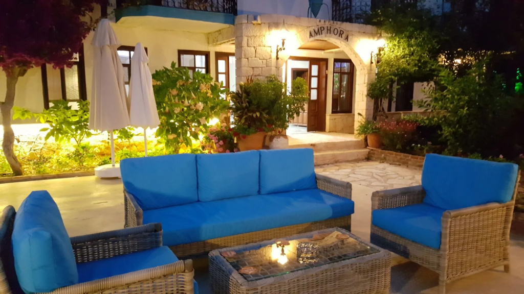 Amphora Hotel