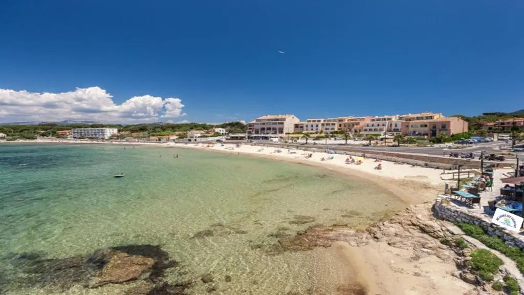RDC de Villa de 35 m2 - 400m Plage
