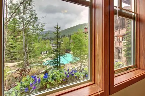 Eagle Springs East 201: Horsetail Suite