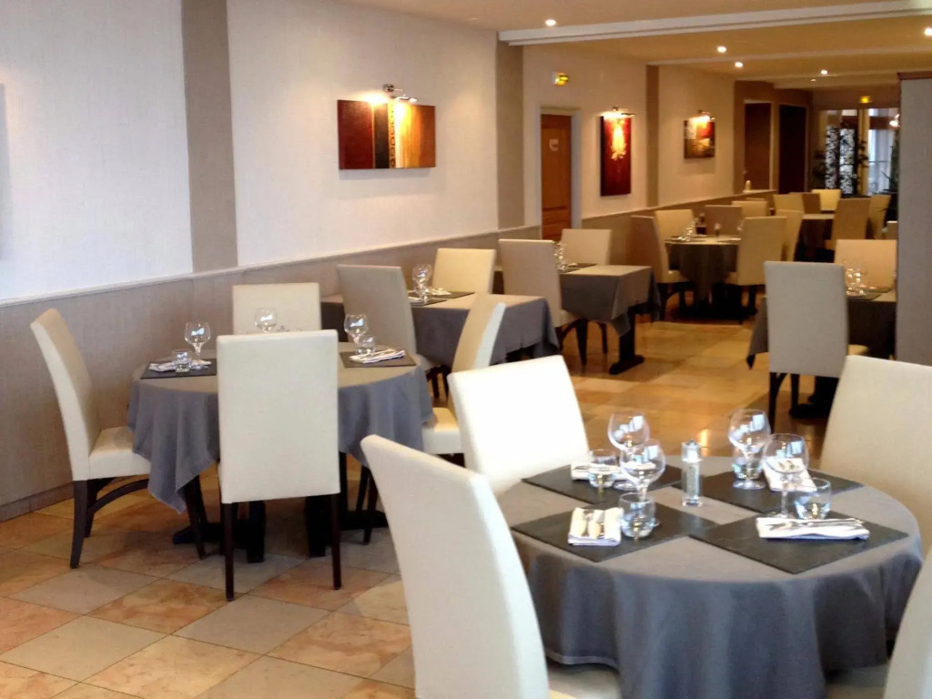 Logis Hôtel-Restaurant Au Vieux Morvan, au cœur de la Bourgogne, Piscine & Spa, Hôtel Climatisé