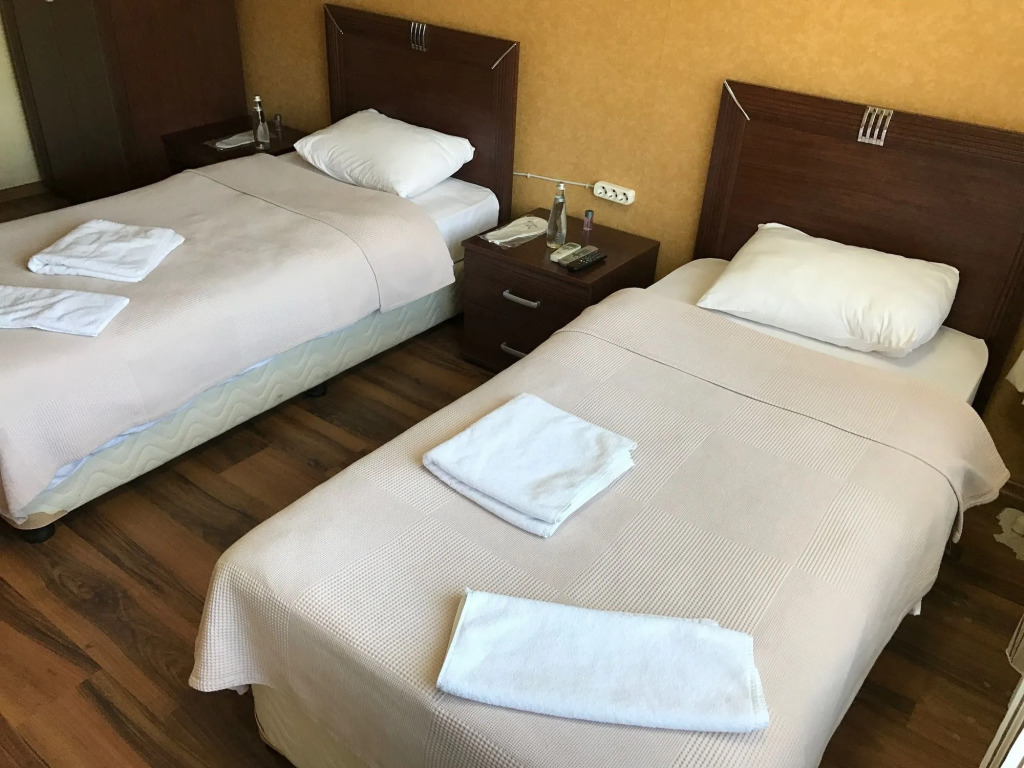Kisikpet Hotel