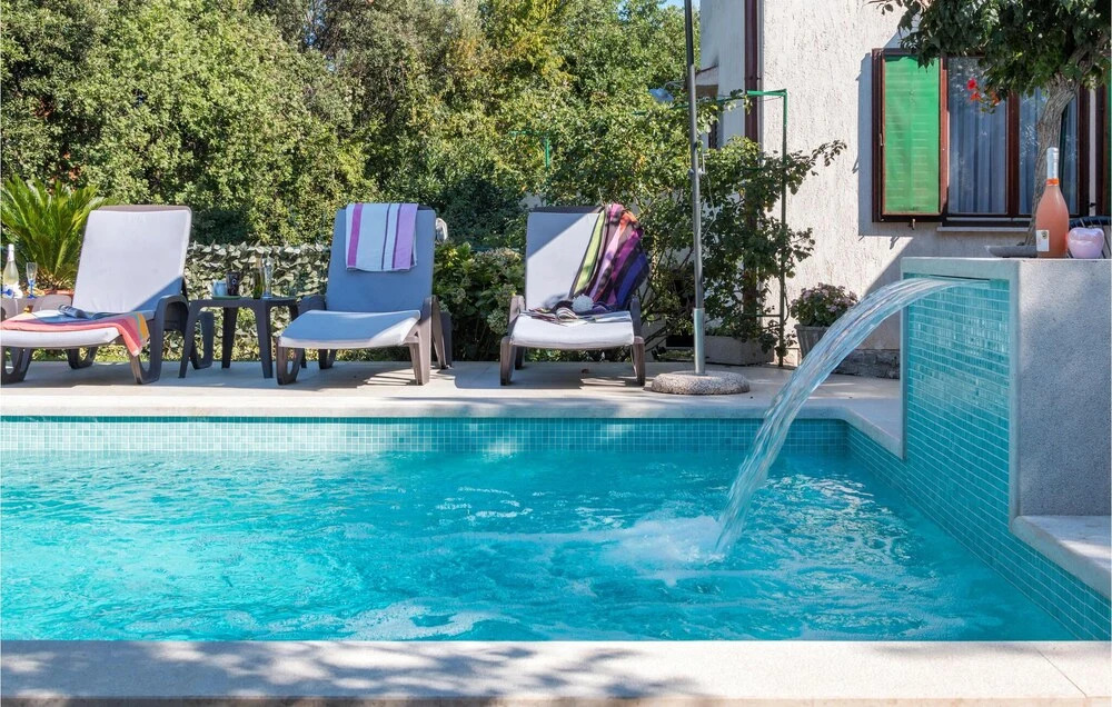 Stunning Home in Pula With Wifi and 5 Bedrooms
