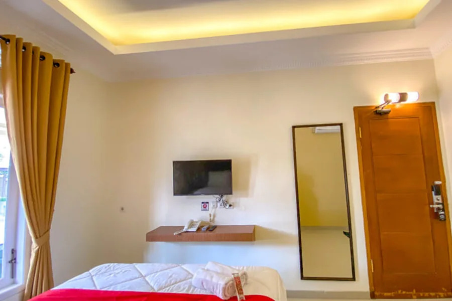 RedDoorz Premium near Museum Angkut Batu 3