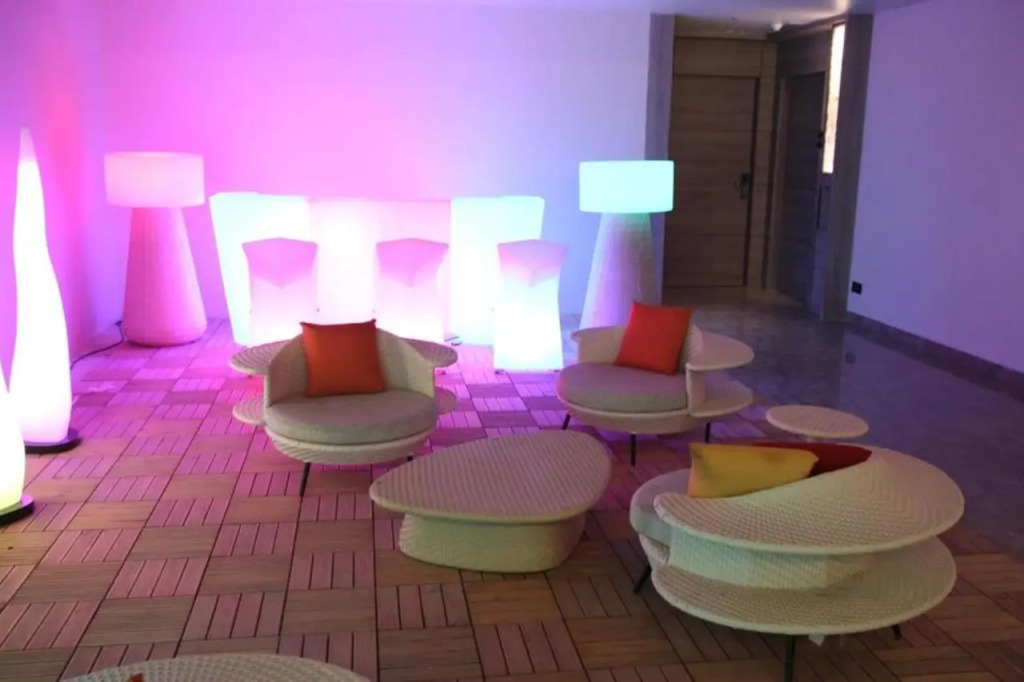 Udman Greater Noida By Ferns N Petals