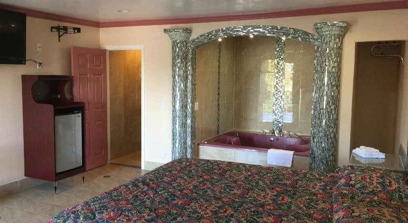 Foxys Motor Inn