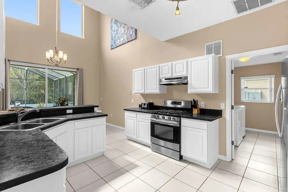 Upstay Home w Pool Hot Tub Patio - Pet Friendly