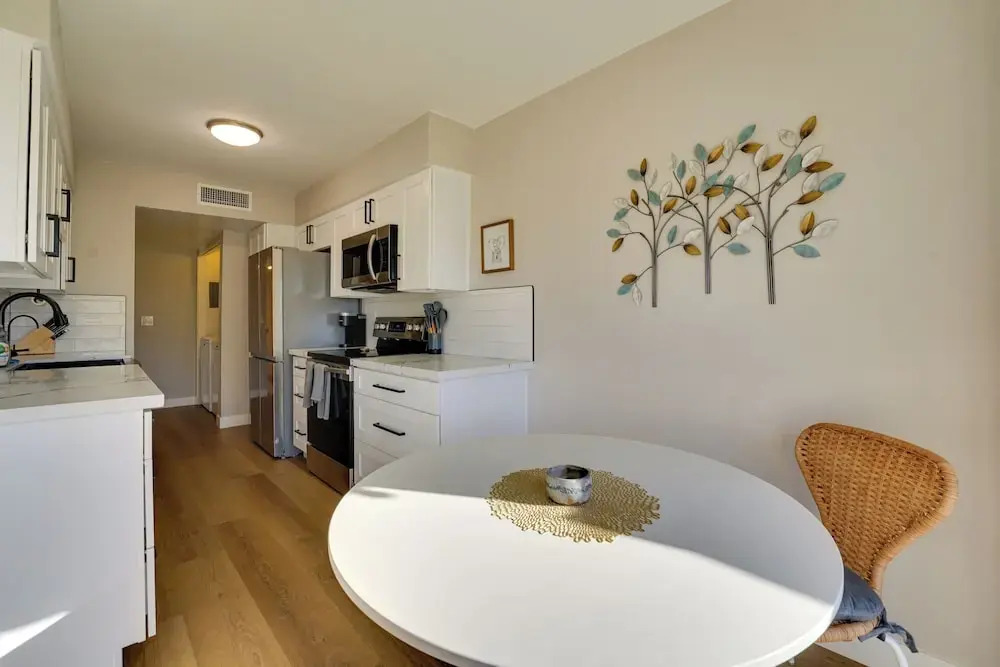 9 Mi to Downtown Tempe: Condo w/ Pool Access