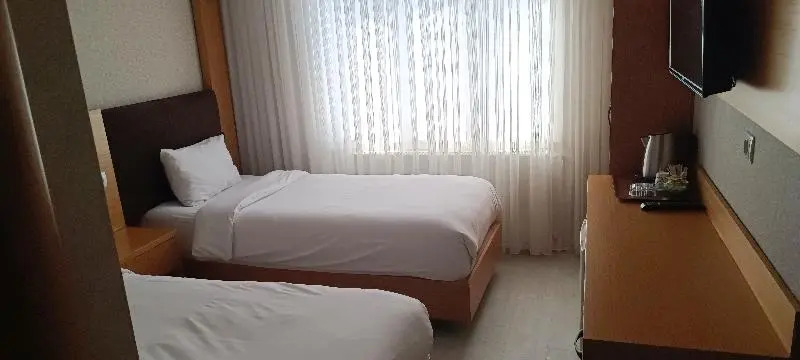 Dinc Hotel