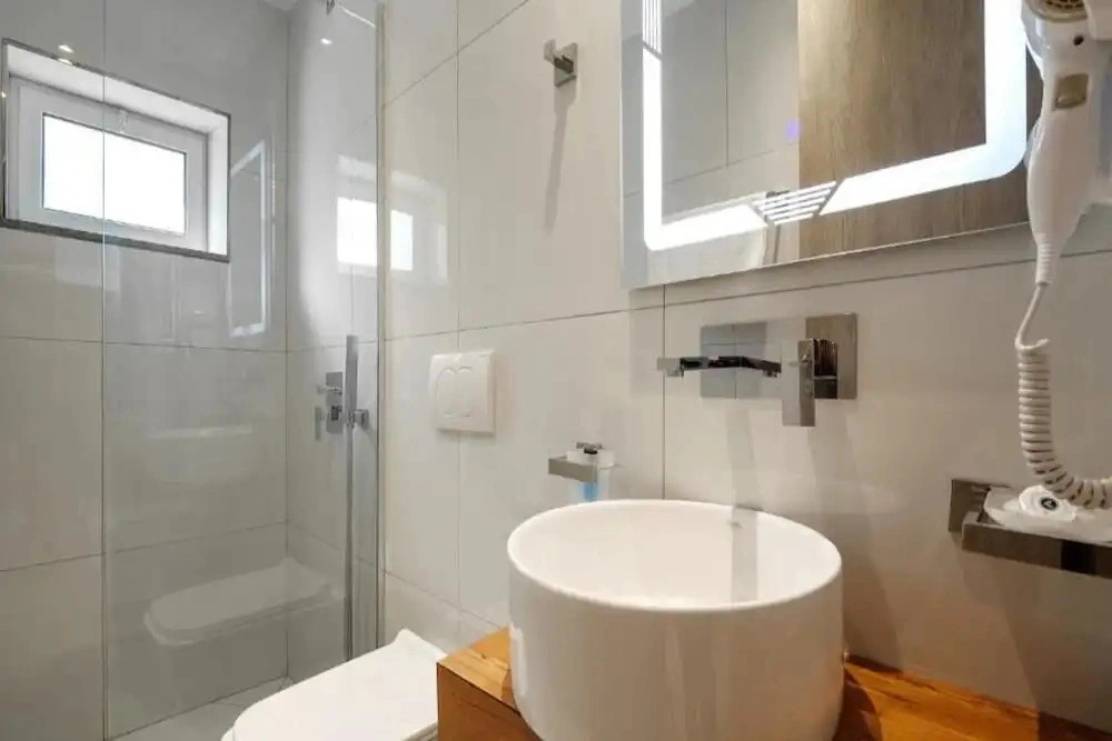 KRONOS Hotel Sarandë