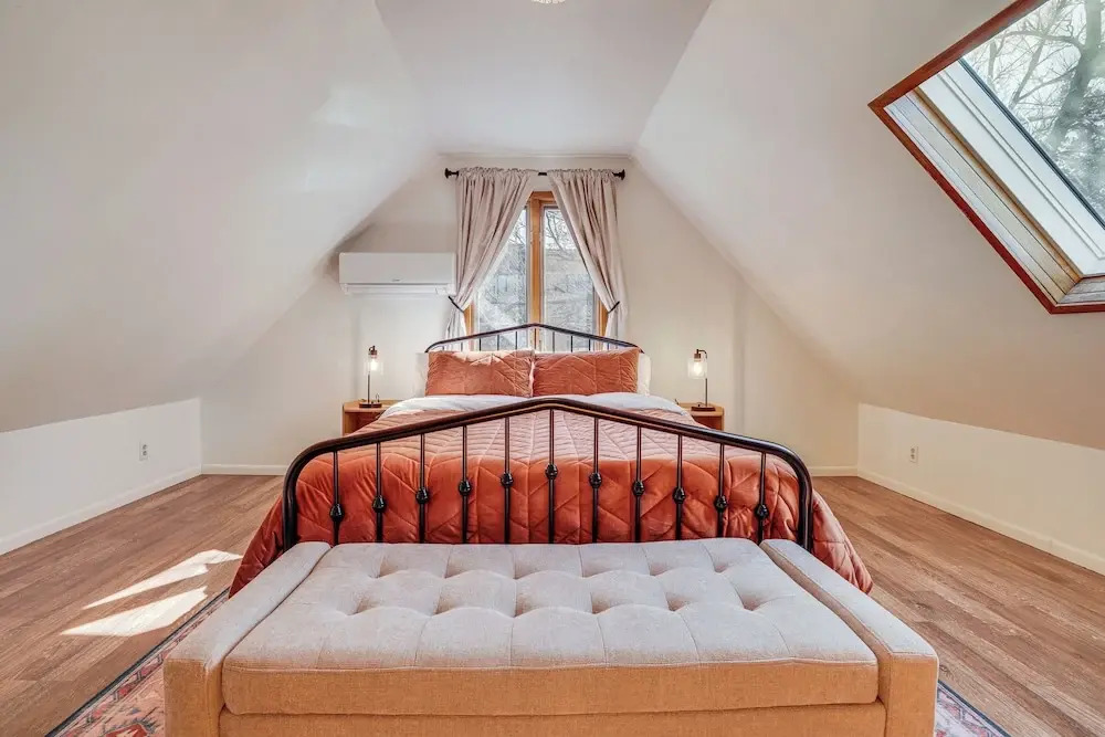 Saint Paul Vacation Rental Near Shopping & Dining!