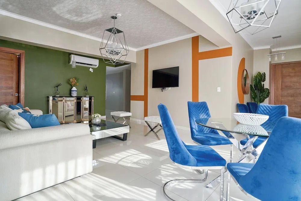 Luxurious 3-bedroom Condo With City Views in Santo Domingo