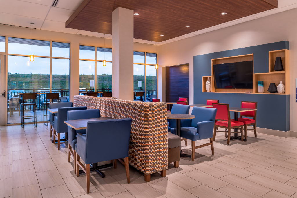 Holiday Inn Express & Suites Farmville by IHG