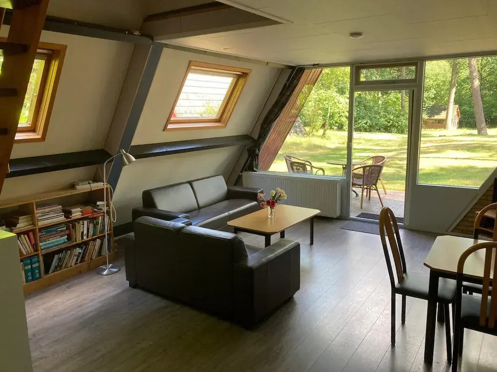 Charming Holiday Home with WiFi