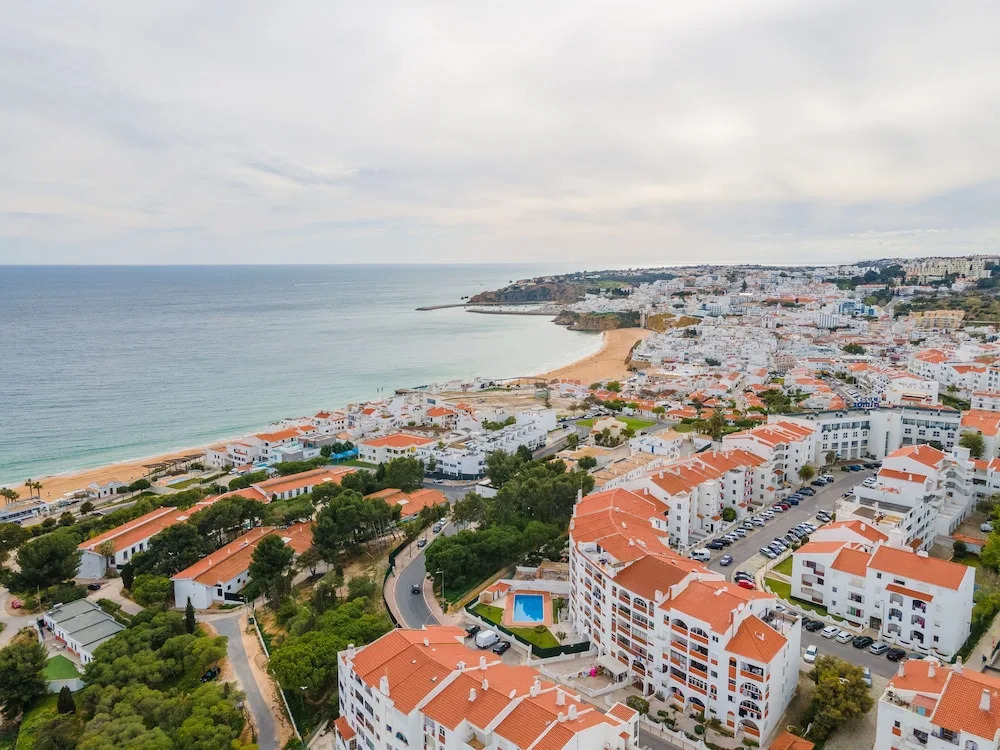 Palmeiras Apartment – ​​19A by HelloVacations