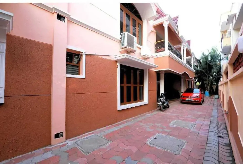 Dreams Neelankarai