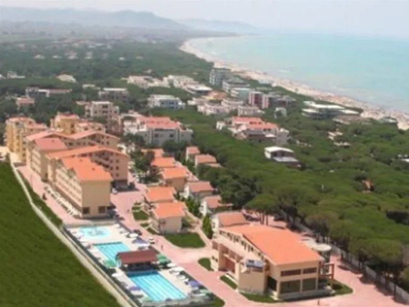 Kolaveri Resort