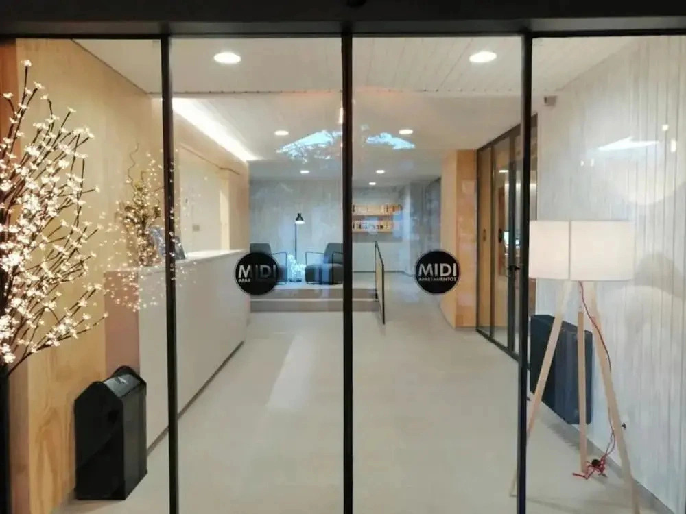 Apartamentos Midi 3000