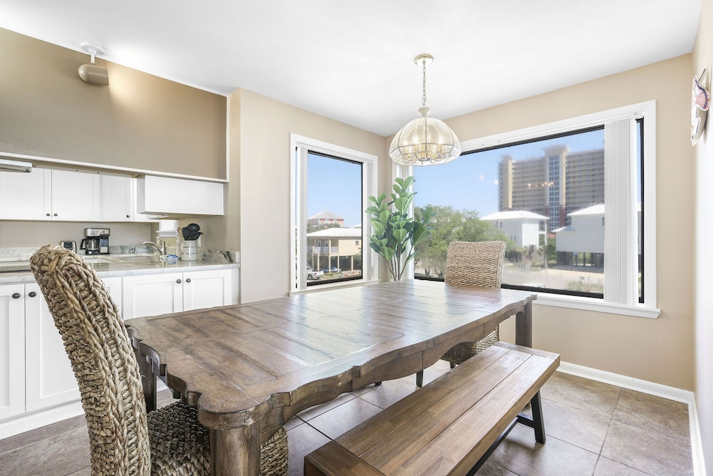 Compass Point 201 Pet-friendly for fee Boat Ramp