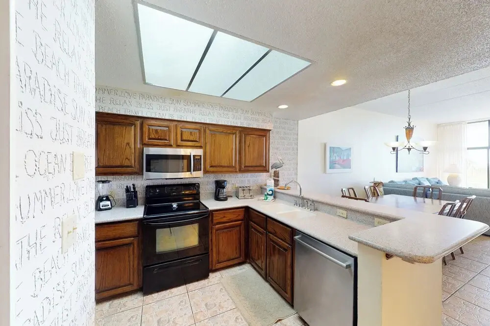 2BR w/ Patio, Luxury Perks: Suntide III - Unit 102