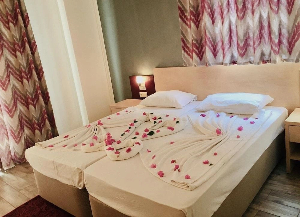 Side Elis Hotel