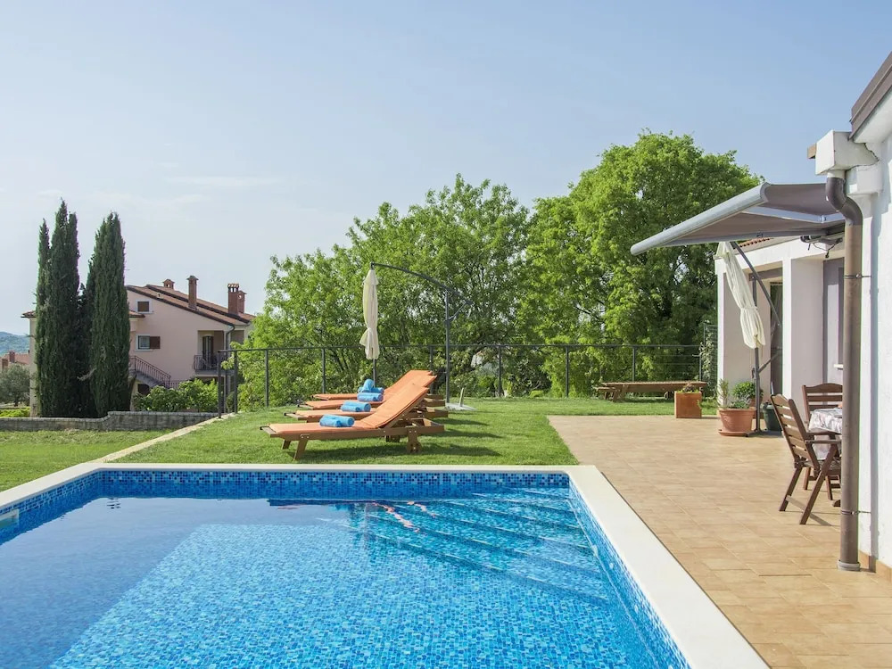 Wonderful, Modern Villa With Pool, Whirlpool and Garden, Near Rovinj