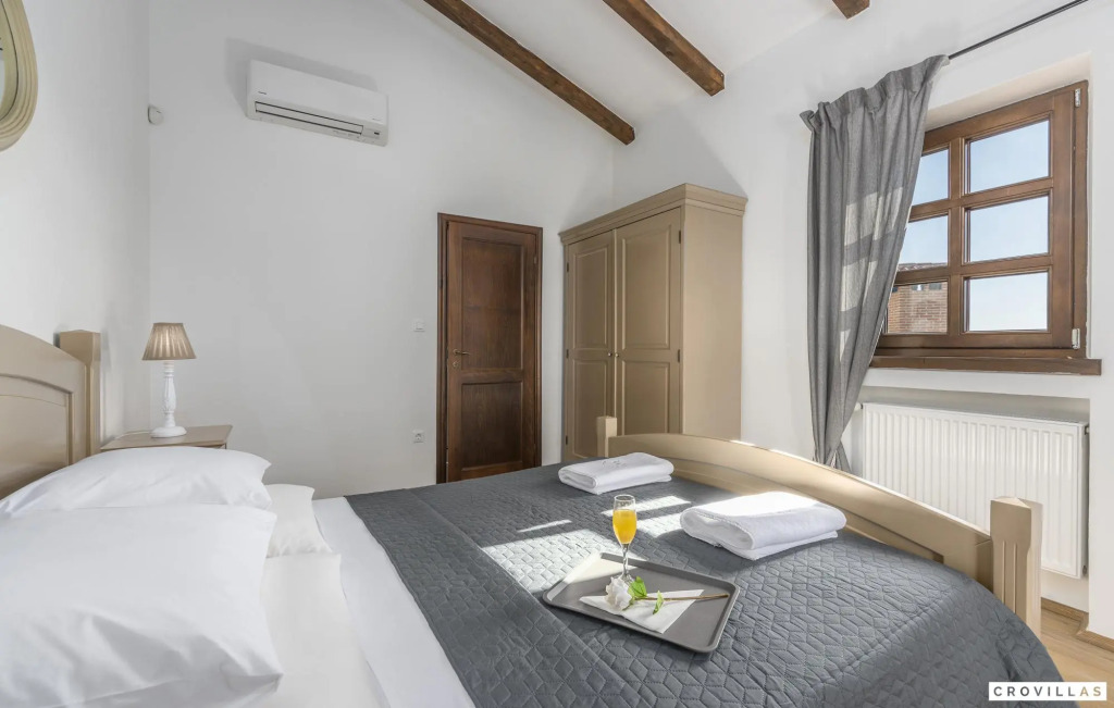 Rustica in Visnjan with 5 bedrooms and 1 bathrooms