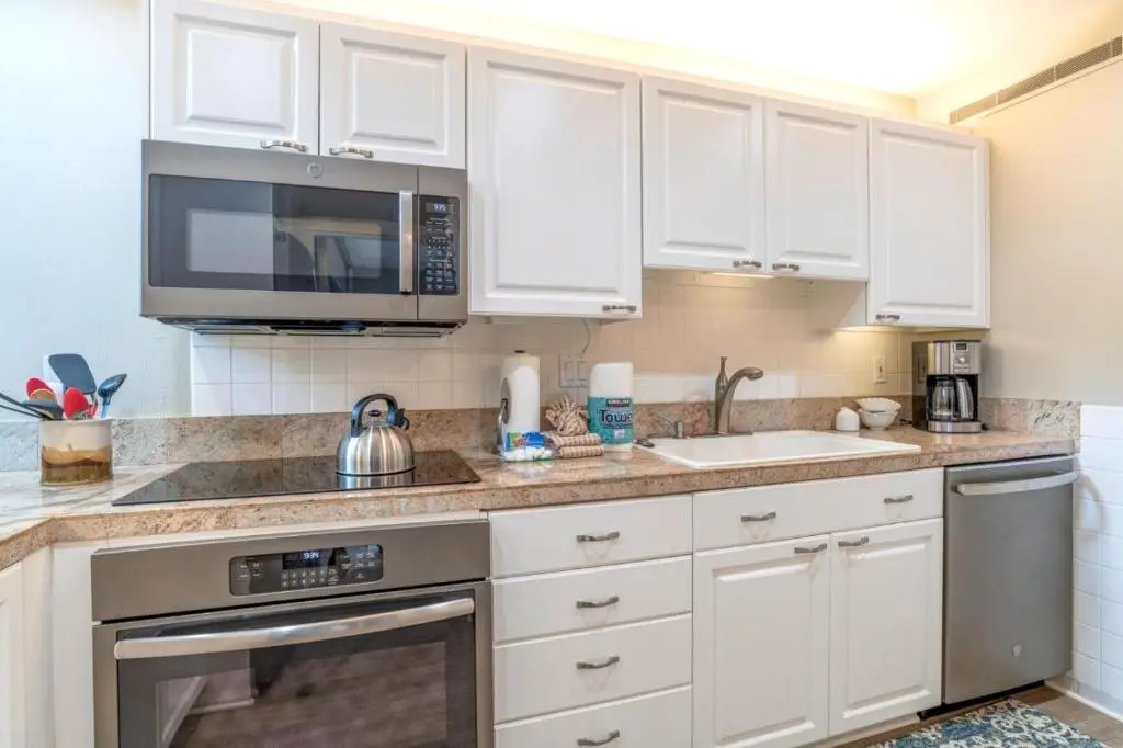 K B M Resorts- WEV-2103 Beautiful 2Bd Wailea home, large balcony, ac, easy local access