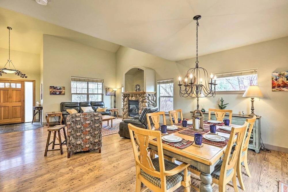 Family-friendly Bend Home w/ Hot Tub & Yard!