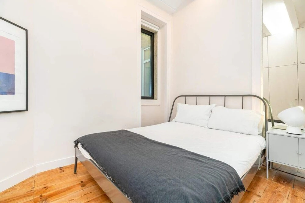 Design Spacious 2bd, 5mins From Lx Factory!