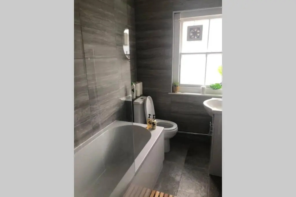 Recently Refurbished Old Town Apartment
