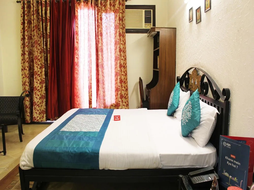 Oyo 2256 Hotel Excellency