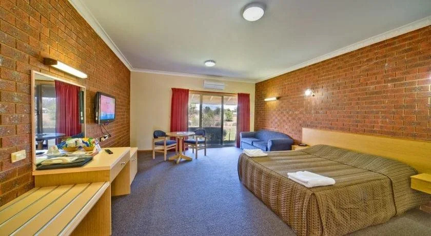 Paradise Lakes Motel